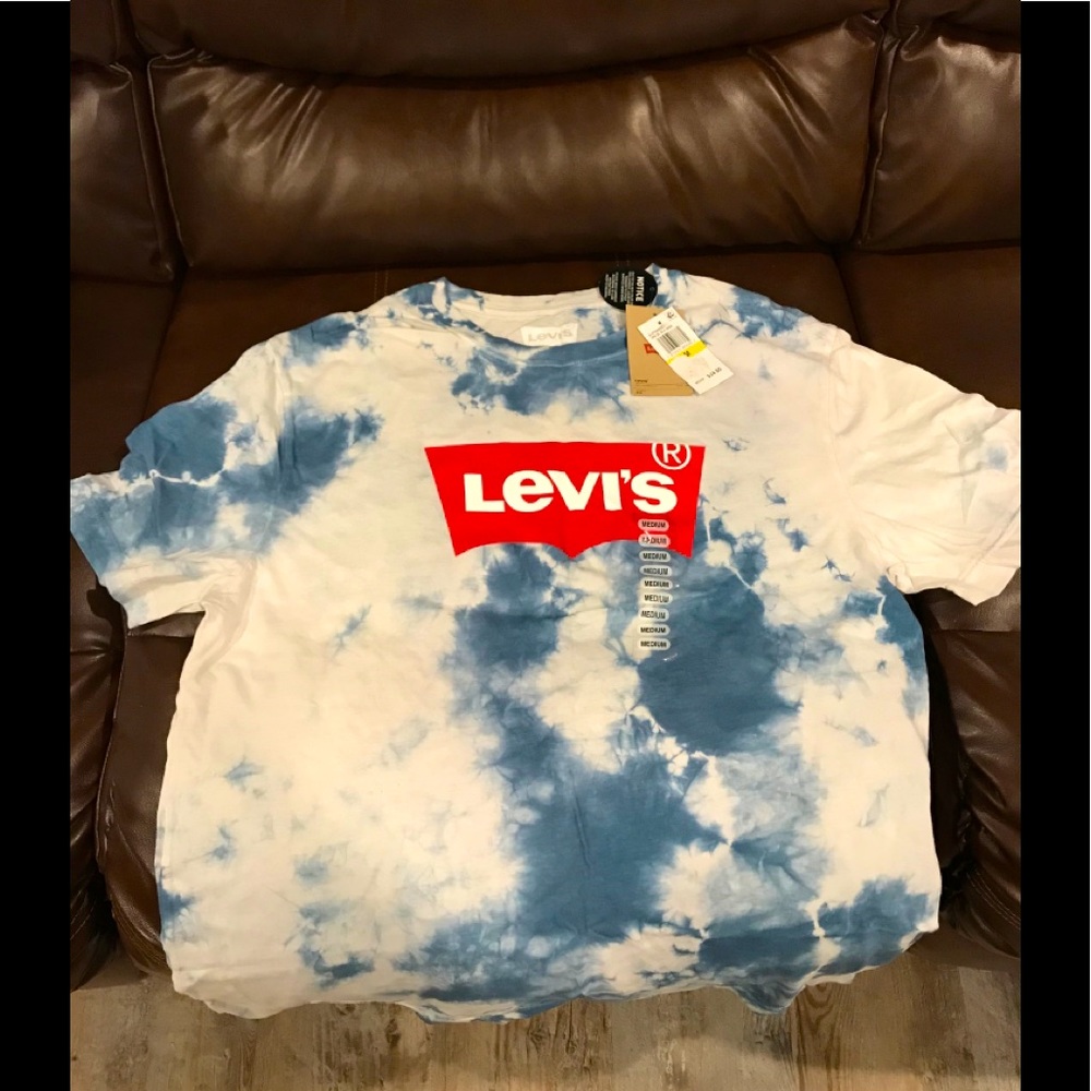Levis tshirt